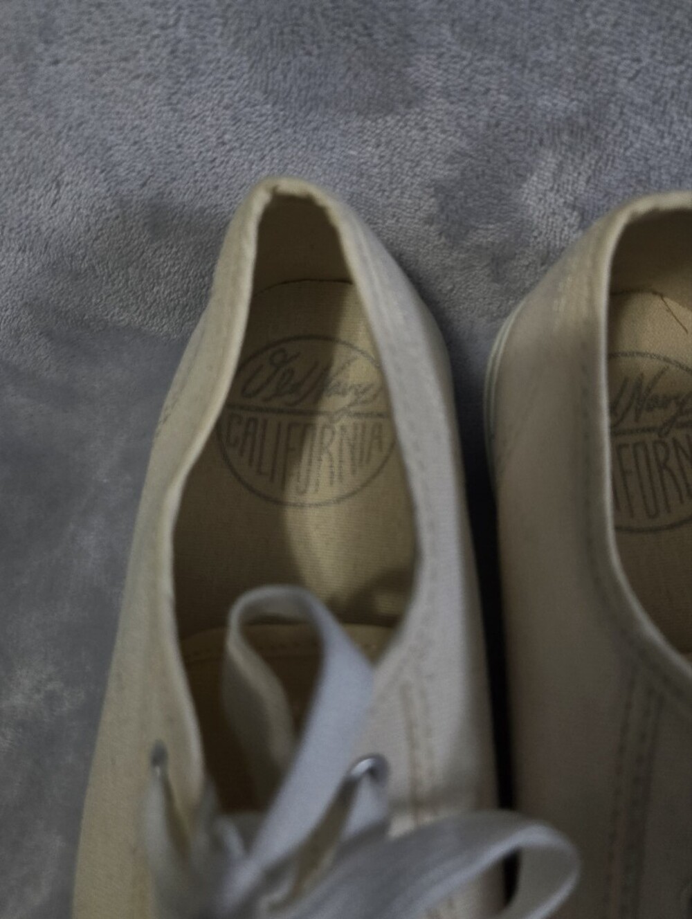 🟢 Old Navy Cream Canvas Lace-Up Women's Sneakers - Picture 3 of 3